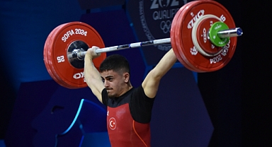 Kaan Kahriman, Avrupa Halter Şampiyonası'nda altın madalya kazandı