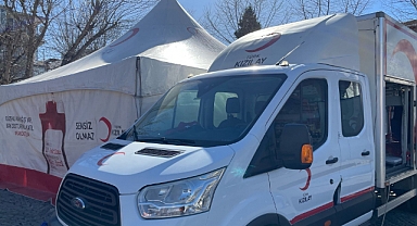 Kızılay Kan Bağışı Çadırı Kurdu