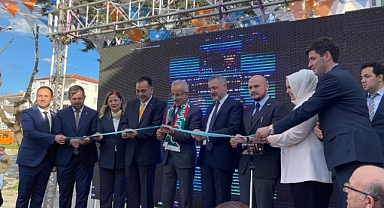 Lüleburgaz Ak Parti Seçim İrtibat Ofisi Miting Havasında Açıldı!