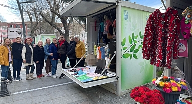 Lüleburgaz Kent Konseyi Başkanı Binnur Dinç, Emek Pazarı'nda Emekçi Kadınlarla Buluştu
