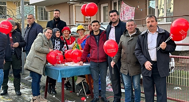 Muhtar Adayı Cihan Kara'dan Miniklere Jest