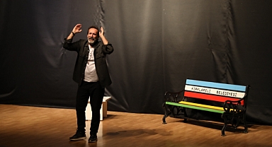 Yosi Mizrahi'nin Tek Kişilik Gösterisi Kırklareli'nde Büyük Beğeni Topladı