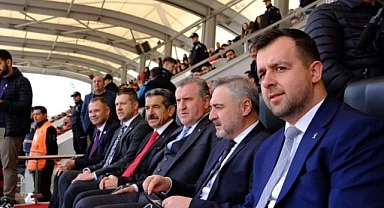 Bakan Osman Aşkın Bak ve Kırklareli AK Parti Milletvekili Ahmet Gökhan Sarıçam, Kırklarelispor-Altınordu Maçını İzledi