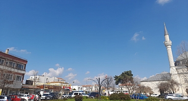 Babaeski'de Baharın Müjdecisi Güneş Yüzünü Gösterdi