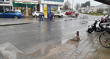 Babaeski'de Yoğun Yağışlar Yollarda Su Birikintilerine Yol Açtı