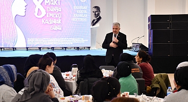 Başkan Gerenli, Dünya Emekçi Kadınlar Günü'nde Kadın Personelle Buluştu