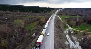 Bulgaristan, kontrolleri sıklaştırdı; Hamzabeyli'de 20 kilometre TIR kuyruğu oluştu