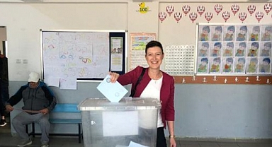 TİP Enez İl Genel Meclis Üyesi Adayı Ceren Uzun Oyunu Kullandı