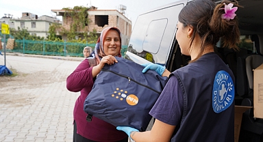 Dünya Doktorları deprem bölgesinde sorumluluk üstlenen kadınların mücadelesine dikkat çekti