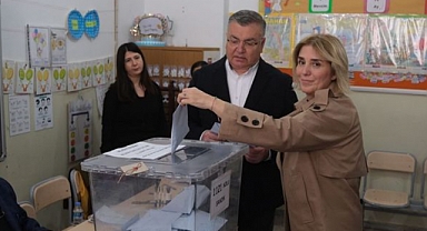 Kırklareli'de Seçim Heyecanı Sürüyor: CHP Adayı Mehmet Siyam Kesimoğlu Oyunu Kullandı