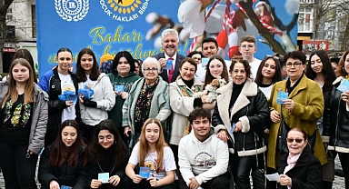 Lüleburgaz'da Baharın Coşkusu: Marteniçka Dağıtımı Etkinliği