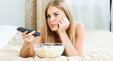 MENOPOZ YAŞINI ÖNE ÇEKEN 7 HATALI ALIŞKANLIK! 