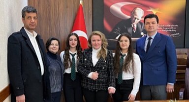 TÜBİTAK Yarışmasında Birinci Oldular: Kırklareli İl Milli Eğitim Müdürü'nden Ödüllü Ziyaret
