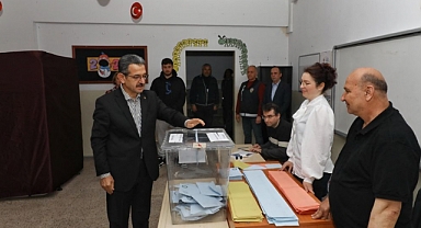 31 Mart Yerel Seçim Heyecanı: Kırklareli Valisi Birol Ekici Oyunu Kullandı