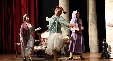 Çerkezköy Belediyesi'nden Unutulmaz Tiyatro Gösterisi: 