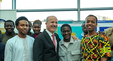 YÜKSEKÖĞRETİM KURULU BAŞKANI PROF. DR. EROL ÖZVAR, TRAKYA ÜNİVERSİTESİ ÖĞRENCİLERİ İLE BULUŞTU