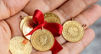 Lüleburgaz'da Çeyrek Altın Fiyatları 4.450 TL'ye Yükseldi
