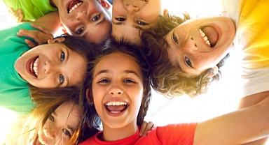 Çocukların Sosyal Gelişiminde Arkadaşlık İlişkilerinin Rolü: Ebeveynler ve Eğitimciler İçin Öneriler