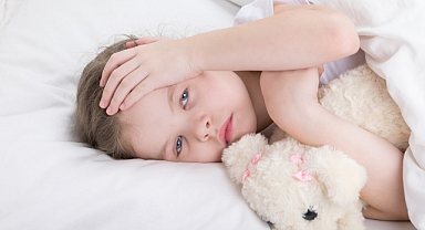 ÇOCUKLARDA BEYİN TÜMÖRÜNÜN İLK SİNYALİ OLABİLİR! 