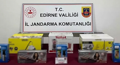 Edirne'de araçta gümrük kaçağı elektronik eşyalar ele geçirildi