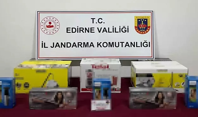 Edirne’de araçta gümrük kaçağı elektronik eşyalar ele geçirildi