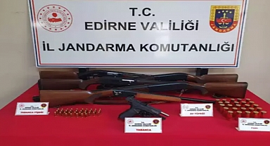 Edirne'de bir evde silah ve mühimmat ele geçirildi