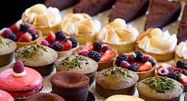 Dünya Çapında Popüler Tatlılar: Şekerin Mutluluk Dönüştüren Gücü