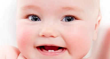 Bebeğinizin Diş Sağlığı: İlk Diş Kontrolü İçin Bilmeniz Gerekenler