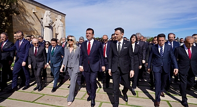 İMAMOĞLU VE CHP'Lİ 26 İLÇE BELEDİYE BAŞKANI ATA'NIN HUZURUNA ÇIKTI