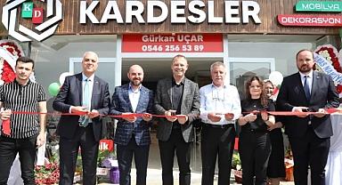 Kırklareli Belediye Başkanı Derya Bulut, Kardeşler Mobilya Dekorasyon'un Açılışına Katıldı