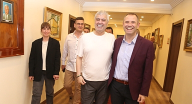 Kırklareli Belediye Başkanı Derya Bulut, Sanatçı Cengiz Kurtoğlu'nu Ağırladı