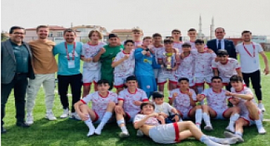 Kırklareli Gençlikspor U16 Takımı Şampiyon! Bölgesel Turnuvaya Katılma Hakkı Kazandı