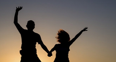 Mutlu Çiftlerin Ortak Alışkanlıkları: Uzun Süreli Mutluluğun Anahtarları