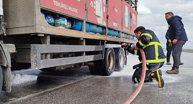 Babaeski'de Tüp Taşıma Aracında Yangın Paniği: İtfaiye Ekibi Hızla Müdahale Etti
