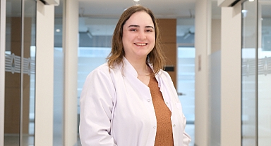 Ağız Kokusu Nedenleri ve Önlemleri: Uzmanından Öneriler