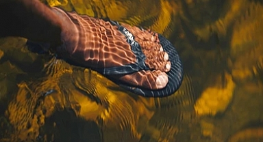 Evde Terlik Giymenin Sağlık ve Hijyen Üzerindeki Önemi