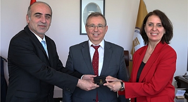 TRAKYA ÜNİVERSİTESİ FEN BİLİMLERİ ENSTİTÜSÜNDE DEVİR TESLİM