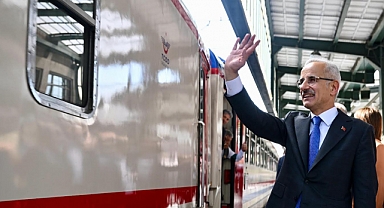 TURİSTİK DİYARBAKIR EKSPRESİ İLK SEFERİNE UĞURLANDI