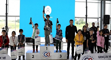 13. SATRANÇ TURNUVASI ÖDÜL TÖRENİ YAPILDI