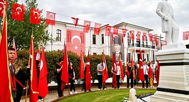 19 Mayıs Atatürk'ü Anma, Gençlik ve Spor Bayramı Çelenk Sunma Töreni Yapıldı
