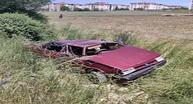 Edirne'de otomobil su kanalına girip, takla attı: 2 yaralı