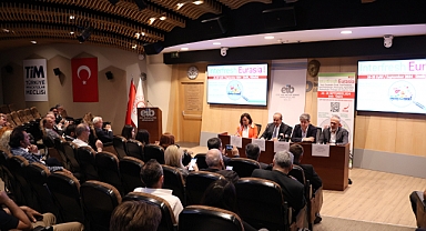 Egeli yaş meyve sebze ihracatçılarının ayağına fuar geldi