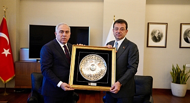 İmamoğlu, Fatih Belediye Başkanı Turan'ı Tebrik Etti: İstanbul'a Hizmet İş Birliği