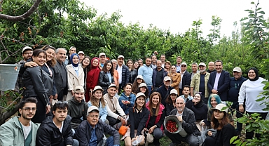 Kiraz hasat şenliğine gençler enerji kattı