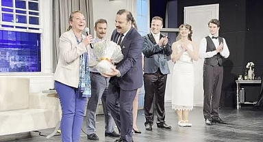 ŞEHİR TİYATROSU 100. TEMSİLİNİ SAHNELEDİ