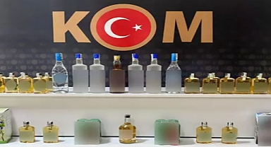 Şüphe üzerine aranan otomobilde kaçak içki ele geçirildi