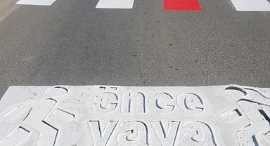 'Önce Yaya' Uyarıları Yollara Kazındı