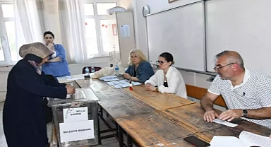 Büyükkarıştıran'da seçmenler, sandık başına gitti