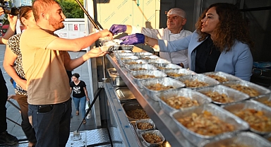 AŞURE GÜNÜNDE HEMŞEHRİLERİMİZLE AŞIMIZI PAYLAŞTIK