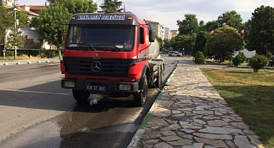 BELEDİYE EKİPLERİ SABAHIN ERKEN SAATLERİNDE GÖREV BAŞINDA